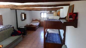 Refugio Arrabales de la Alpujarra - Hostel