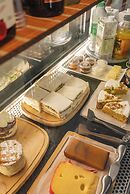 Shoshana Hotel Boutique