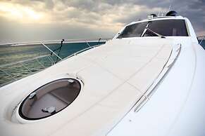 Ekimbey Yatch