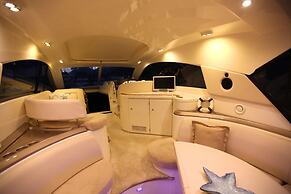 Ekimbey Yatch
