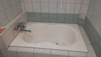 Hotel Linden Oji