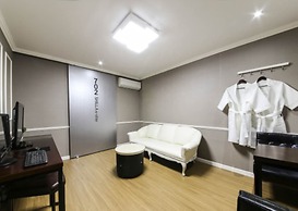 Shilla E Stay Motel