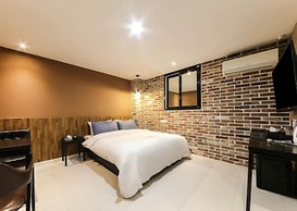 Shilla E Stay Motel