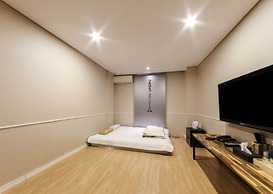 Shilla E Stay Motel