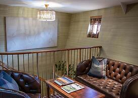 Fingal - A Luxury Floating Hotel