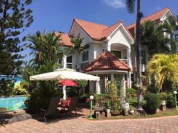 Sir Nico Guesthouse and Resort