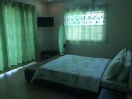 Sir Nico Guesthouse and Resort