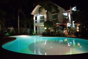 Sir Nico Guesthouse and Resort