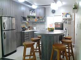 Sir Nico Guesthouse and Resort