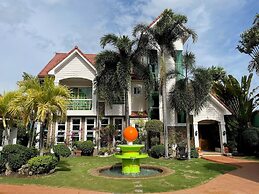 Sir Nico Guesthouse and Resort
