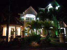 Sir Nico Guesthouse and Resort