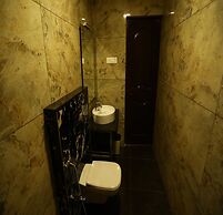 DFRONT Golden Palace