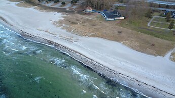 Skaerven Beachfront Condos and Cottage