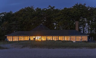 Skaerven Beachfront Condos and Cottage