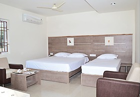 Hotel Kanakabhishegam