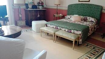 B&B Flora House