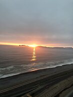 Exclusive Ocean View Apartment (1602)