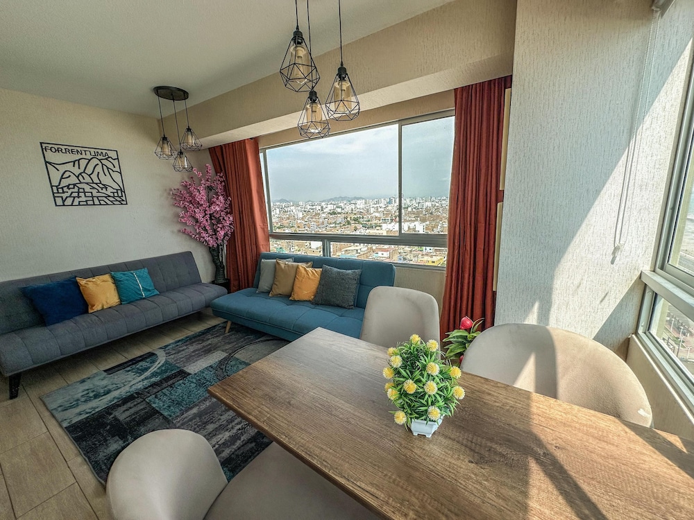 Exclusive Ocean View Apartment (1602)