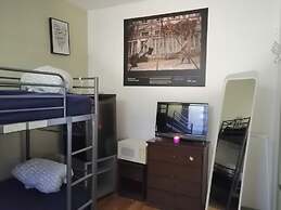 Pied-A-Terre Mont-Royal - Hostel
