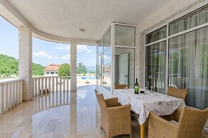 Villa Ana