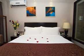 Zhuhai Aqueen Hotel