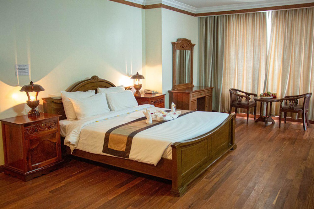Pursat Riverside Hotel and Spa
