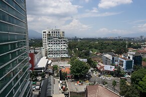 City View Studio Apartment at Tamansari La Grande