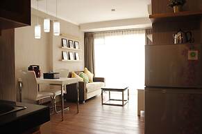 Classic 2BR Apartment At Gateway Pasteur near Exit Toll