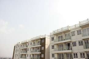 Gorgeous 2BR Apartment at Gateway Pasteur near Exit Toll