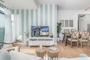 Elegant condo with stunning lake & views