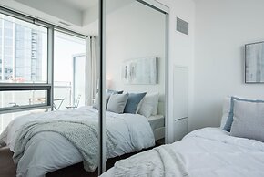 Elegant condo with stunning lake & views