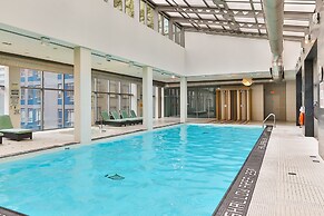 Modern Condo in Financial District