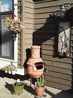 Sunny Island by White Rock B&B