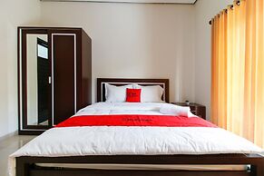 RedDoorz @ Jalan Palagan