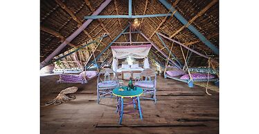 Kizingo Beach Eco Lodge