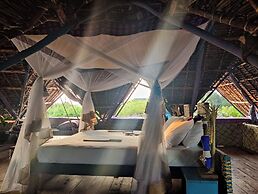 Kizingo Beach Eco Lodge