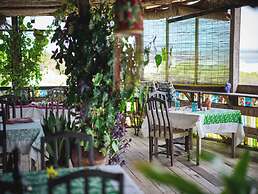Kizingo Beach Eco Lodge