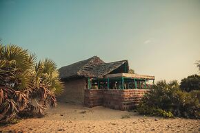 Kizingo Beach Eco Lodge