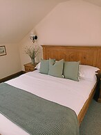 Gwaelod Y Garth Inn