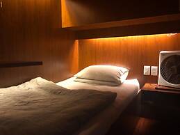 Onkel Inn Airport Sleepbox