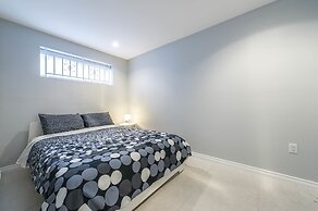 Family Home-Metrotown by Elevate Rooms
