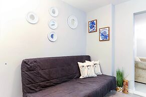 Family Home-Metrotown by Elevate Rooms