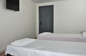 Medelean Hotel - Hostel