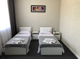Medelean Hotel - Hostel