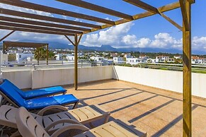 Turtle Bay Penthouse