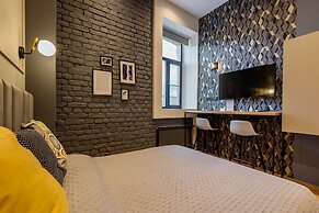 Apart104 Center