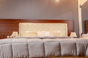Ezra boutique villa