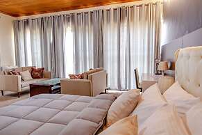 Ezra boutique villa