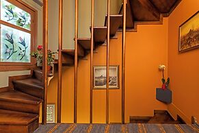 Wonder Wood Hotel