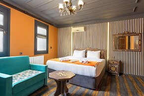 Wonder Wood Hotel